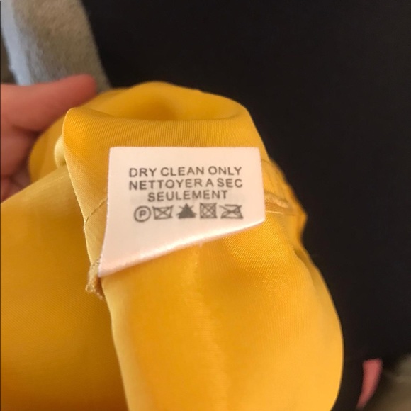 Stunning Yellow Laundry by Shelli Segal dress - Picture 6 of 8